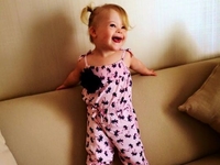 Маленький ангел: Девочка с синдромом Дауна стала звездой Сети