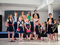 Дизайнер Голда Виноградская представила коллекцию школьной формы