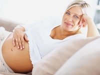 Чем опасна поздняя беременность