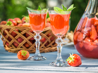 Как приготовить клубничное вино