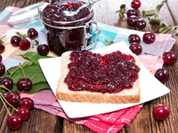 Вишневое варенье: польза, вред и калорийность