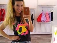 Анна Седокова впервые вышла на сцену со своими дочками