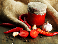 Аджика из помидоров и чеснока