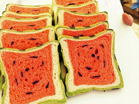 Креативная еда: Тайванец изобрел хлеб в виде арбуза