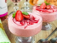 Что приготовить детям на выходные: ТОП-5 клубничных десертов