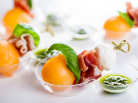 Летняя закуска из дыни и прошутто