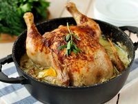 Запеченная курица с летними овощами