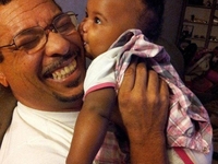 Больше, чем любовь: ТОП-15 фото дедушек с их внуками