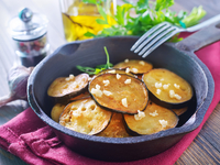 Закуски из баклажанов: ТОП-5 летних рецептов