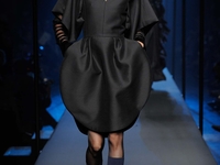 Jean Paul Gaultier: Морячки, геометрия и странные головные уборы