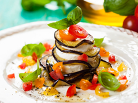 Салат из баклажанов: ТОП-5 летних рецептов