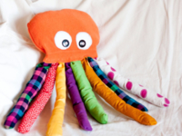 Умелые ручки: Делаем яркого осьминога