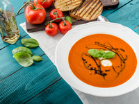 Томатный суп: Три рецепта для лета