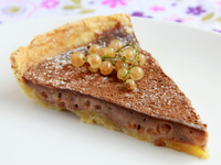 Пирог с белой смородиной и какао