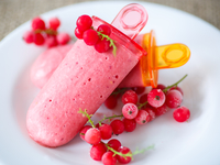 Мороженое из красной смородины