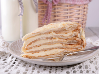 Торт Наполеон из слоеного теста