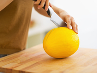 Как нарезать дыню