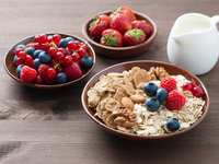 Мамам на заметку: Овсянка со льном и ягодами