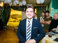 Звездный папа недели: Анатолий Анатолич