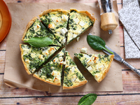 Пирог с фетой и шпинатом