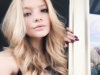 Дочь Дмитрия Пескова объяснила свое отсутствие на свадьбе отца