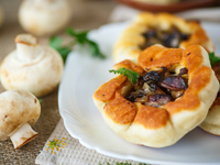 Беляши с грибами и луком