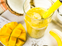 Как приготовить смузи из манго и банана