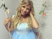 Победительница шоу Холостяк 5 Марина Кищук примерила свадебное платье