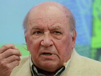 Актер Лев Дуров госпитализирован в тяжелом состоянии