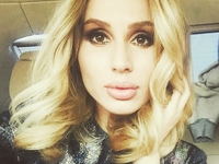 LOBODA пролежала в постели со змеями 5 часов