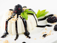 Как приготовить панна котту с ежевичным соусом