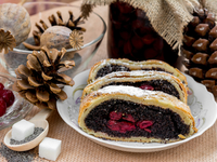 Маковея 2015: Как приготовить маковый рулет с вишней