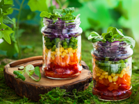 Слоеный овощной салат в банке