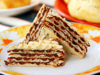 Вафельный торт со сгущенкой