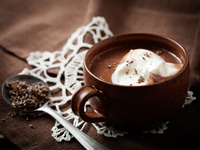 Горячий шоколад с лавандой