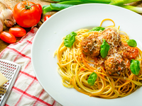 Простой рецепт спагетти с фрикадельками