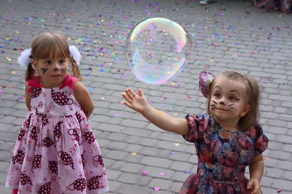 facebook.com/profile.php?id=100006488442159