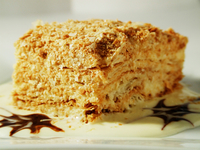 Наполеон с грецкими орехами и заварным кремом