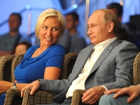 Иностранные СМИ: Путин встречается с боксершей Натальей Рогозиной