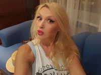 Оля Полякова назвала себя народной свахой Украины