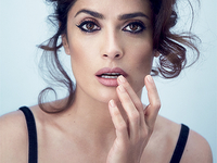 Сальме Хайек исполнилось 49: Самые стильные выходы звезды