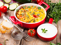 Запеканка из кабачков, помидоров и творога