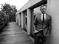 Сексуальный агент 007: Дэниел Крэйг снялся в черно-белой фотосессии