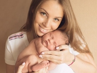 26-летняя жена Дмитрия Диброва показала троих сыновей