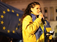 Певица Руслана исполнила в Варшаве гимн Украины