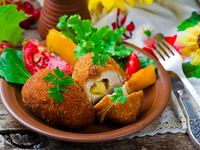 Котлеты по-киевски с сырной начинкой