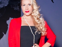 Экс-супруга Немцова пожертвовала бюстгальтер на благотворительность