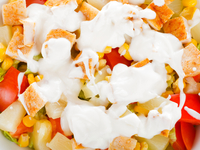 Салат из курицы с пекинской капустой и кукурузой