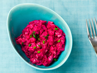 Салат из свеклы и сельди с майонезом