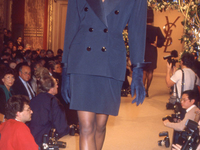 Минутка ностальгии: Первые выходы известных супермоделей на подиум